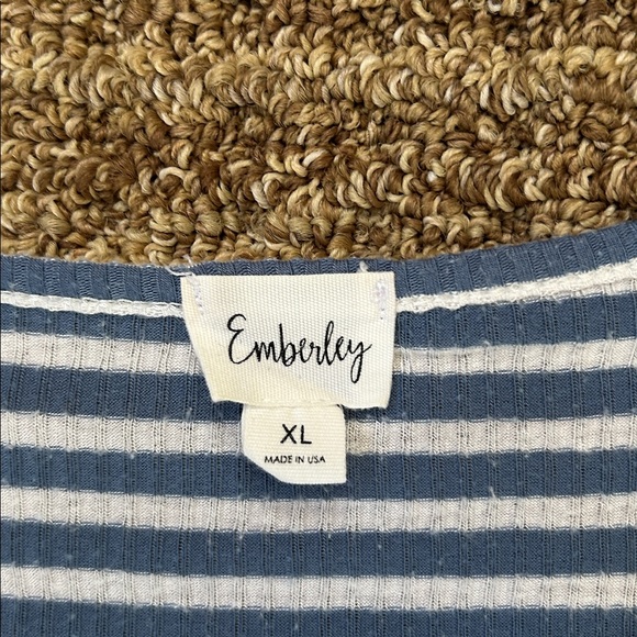 Tunic - Picture 7 of 8